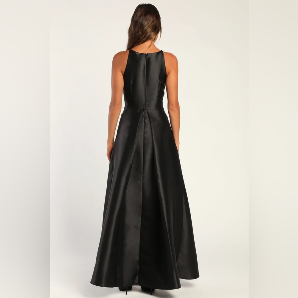 Broadway Show Black High-Low Maxi - Picture 3 of 5